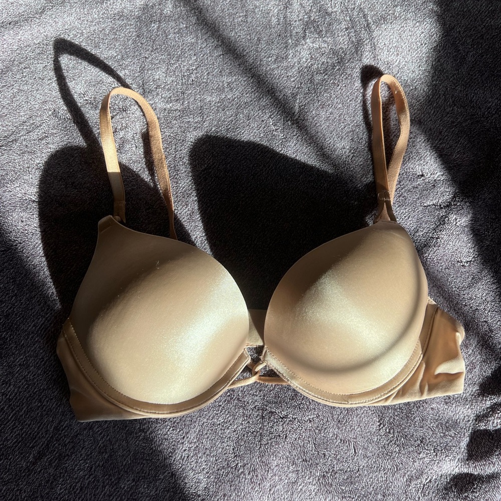 Victoria's Secret Bombshell Plunge Bra in Nude Tan